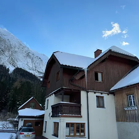 Haus *